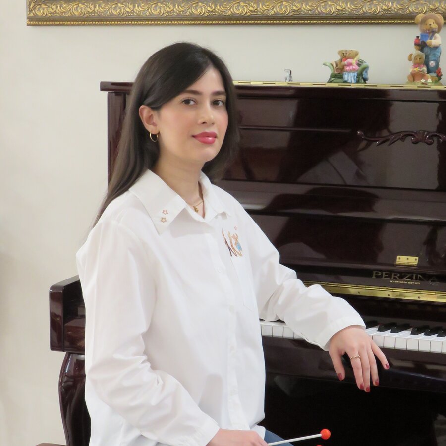 یاسمن حسینی